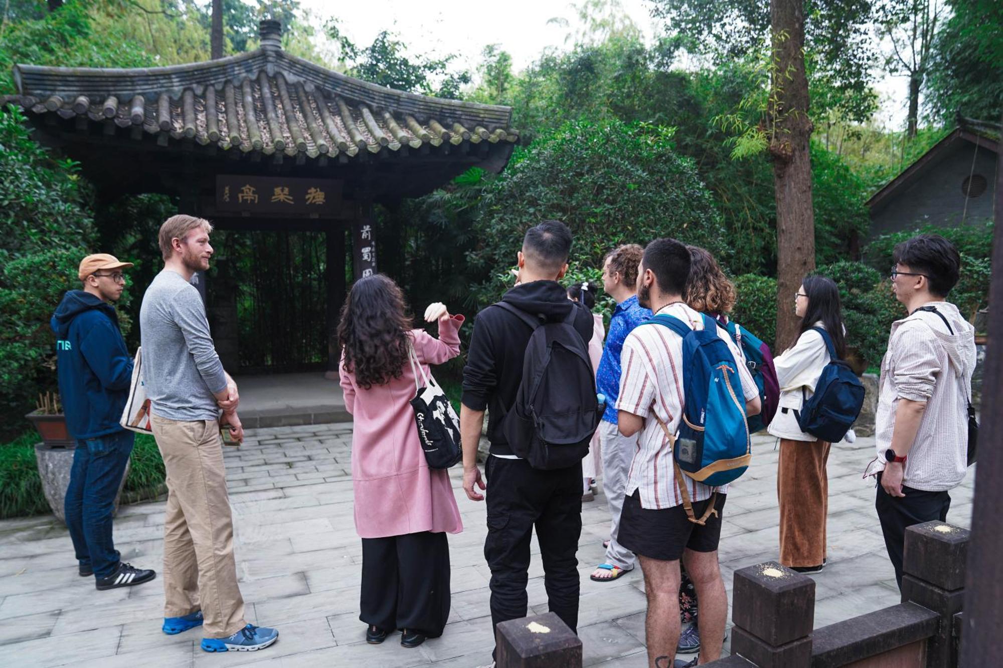 Chengdu Mix Hostel Courtyard Poshpacker Exterior foto